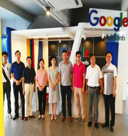 9月3日至4 日，由777盛世国际集团引荐助推，常州商务局韩雪琴副局长、常州商务局对外贸易处彭立处长、常州综合保税区管理局骆晓霞副局长、常州综合保税区投资开发有限公司执行董事向军一行， 赴深圳考察调研出口跨境电商运作事宜。777盛世国际集团董事长？莆、集团高级咨询专家曹争鸣陪同考察调研。