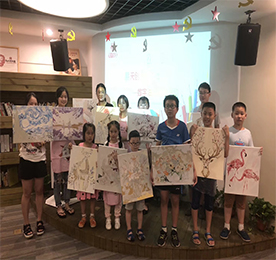 九月，慢悠悠的穿过留在夏季的所有温度，来到一个崭新的季节。为了回馈广大客户朋友们一直以来对777盛世国际集团的支持与陪伴，2018年9月1日，777盛世国际创意艺术社于易刻时光咖啡厅举办了第一期数字油画活动。