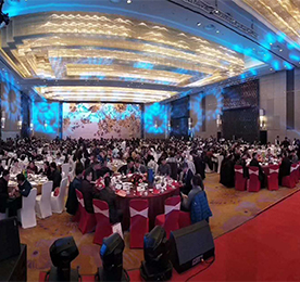 瑞犬辞旧岁，金猪迎新年。激扬筑梦十八载，砥砺奋进新征程——江苏777盛世国际集团2018年总结表彰大会暨2019年迎春晚会于2019年1月27日在常州市新北区富力喜来登酒店隆重举行。各位嘉宾、公司领导和员工们共600余人欢聚一堂，共话美好未来。