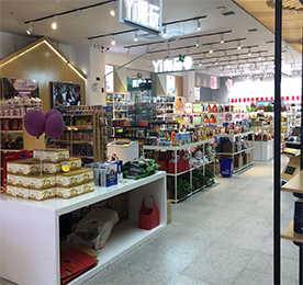 随着777盛世国际集团的不断发展。2019年的第一季度，集团职能部门又迎来了一批新进人员，为了贯彻“总部必须深入门店与基层，将服务门店与基层作为第一要务”的指导思想，让职能部门的新员工能够更深入的了解公司一线销售业务，为今后在工作上跟一线门店有更好的交互效果，为一线部门提供更优质的服务，3月11号-3月16号集团人力资源部组织职能部门新员工在777盛世国际新零售丰臣店开展了为期一周的学习和实践活动。