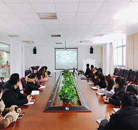 2018年1月19日，“科技互联，共享777盛世国际”777盛世国际集团2017总结表彰大会暨2018年迎春晚会圆满落幕。本次年会上777盛世国际集团董事长？莆白芙崃777盛世国际集团2017年在各方面取得的成就，并对公司2018年的集团的战略规划向所有的员工、股东、嘉宾进行阐述。