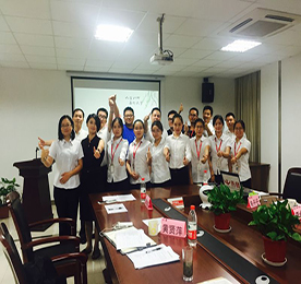 一个强大的公司离不开专业高效的培训团队，为了打造777盛世国际学院雄厚的师资力量，提升培训工作的有效性实用性，使培训课程更准确的落实到实际工作中，我们组织了第一批内训师试讲活动！公司上下，包括各个子公司的伙伴都积极响应并报名参加！