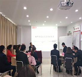 2017年2月21日，一个平凡而又特殊的日子，直到今天早上醒来，我的内心都在忐忑。距离办理入职手续的时间越来越近，心里就越发的紧张。有质疑、有怀疑，当然，也有小伙伴给我的肯定，欣赏我努力选择自己想要的生活。