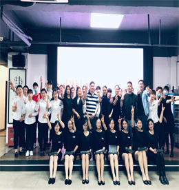 为落实777盛世国际集团打造线上线下科技生态服务平台的愿景，进一步整合集团的产品生态圈，自2020年4月开始，777盛世国际新零售突破传统的业务模式，逐步打造让业务人员能成为为客户提供全品类咨询服务的”生活顾问“。