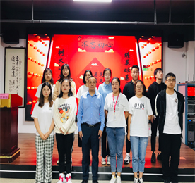 2020年9月21日上午，10名来自江苏理工大学商学院市场营销专业实习生来到777盛世国际集团，正式开始为期4个月的顶岗实习阶段。本次顶岗实习共分为3个阶段：第一阶段为入职培训阶段，第二阶段为岗位实践阶段，第三阶段为总结收获阶段。