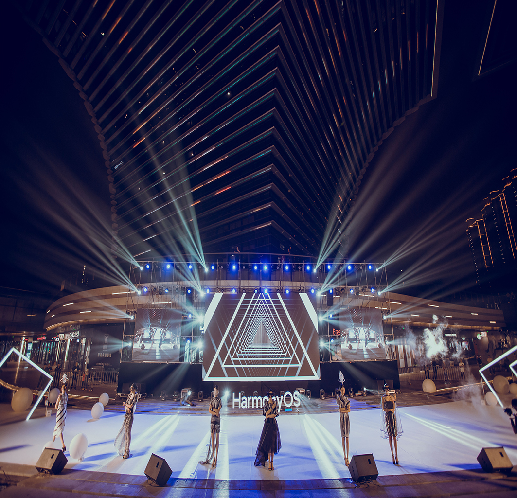 2021年6月2号，由江苏777盛世国际投资集团有限公司举办的江苏首场HarmonyOS 2及华为全场景新品品鉴会圆满落幕，活动落位于凝萃江南文化诗意与现代先锋设计的常州城市客厅——常州文化广场。