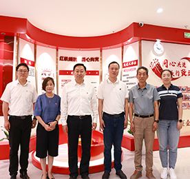 7月6日下午，武进区委常委、组织部部长、统战部部长赵天晟，武进区委组织部副部长任捷莅临武进人民商。餮凶叻蒙坛≡擞暗辰üぷ骺骨榭。