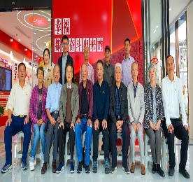 10月19日，市供销总社机关离退休党支部走进武进人民商场开展“话传统、谈复兴、聚力量”专题调研主题党日活动。