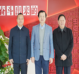 1月28日上午，中国合作贸易企业协会（简称中贸企协）高景远会长一行来到常州市武进人民商场进行考察。