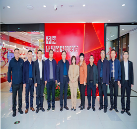 10月27号上午，伊犁州供销社党委书记、监事会主任秦岭一行调研武进人民商场“三对口”农产品展销馆与武进供销党建文化阵地。