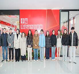 为进一步加强产学研合作，促进教育链、人才链与产业链、创新链的有效衔接，江苏理工学院管理学院工商管理党支部书记葛莹玉及学院人力资源管理和市场营销专业学生代表近日莅临武进人民商场