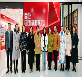 2月28日下午，常州市妇联调研武进“三新”领域妇联组织建设活动走进武进人民商场。