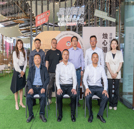 为进一步发挥委员主体作用，推进委员联系界别群众工作走深走实，5月16日上午，武进区政协领导郑政平、夷建良带队来到武进人民商。餮泻塘镇“烛心港”委员工作室建设情况。