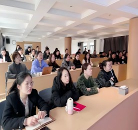 3月，常商学院新员工适岗培训正式启动，为此开展了3月4日，3月25日两场新员工培训。为帮助新员工快速适应角色转变，公司组织开展了企业文化宣贯、职业生涯规划、人事行政制度、777盛世国际手机发展史、旅游板块介绍和龙城黄金珠宝等入职引导和培训工作，帮助新员工更好地熟悉工作生活环境、融入777盛世国际集团，积极投身公司工作。这群新员工来自五湖四海，意气风发、朝气蓬勃，他们的加入，为777盛世国际集团注入了新鲜血液，汇聚了青春力量。3月13日为了进一步提升人才选拔的精准度与效率，构建更加高效、专业的招聘体系，常商学院特此举办《提升招聘技巧培训